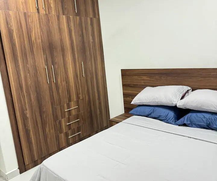 Luxury 3 Bedroom Airbnb in Ho, Lokoe